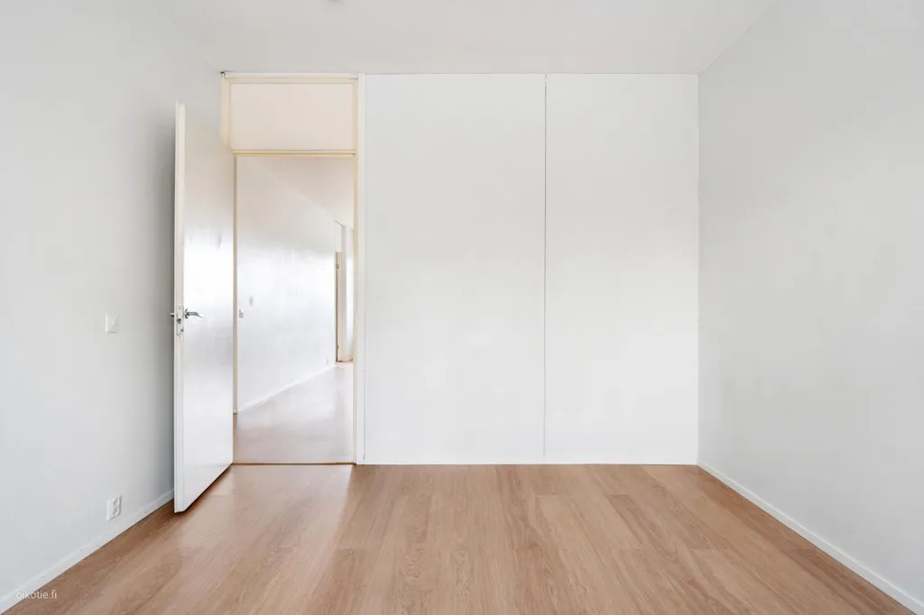 Pièces - Three-Room Flat with Balcony in Kauklahti