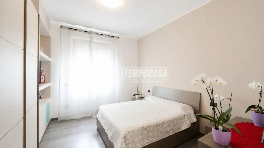 Chambres - Modernised Three-Bedroom Apartment in Muggiò