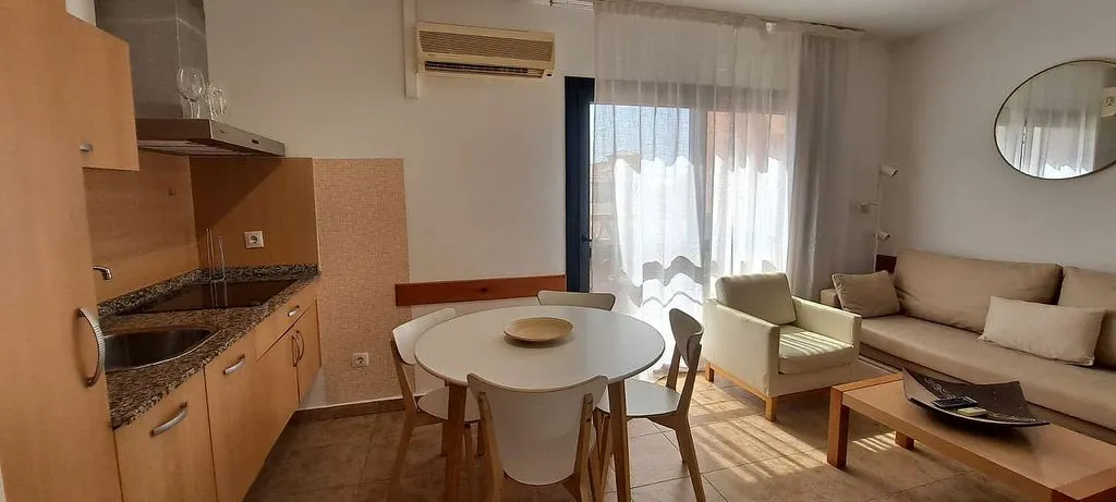 Sala da pranzo - 1-Bed Apartment with Pool on Avenida Del Decano