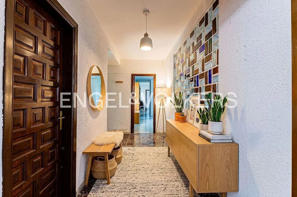 Esik - Single-Storey Chalet with Pool in El Parc de Cubelles