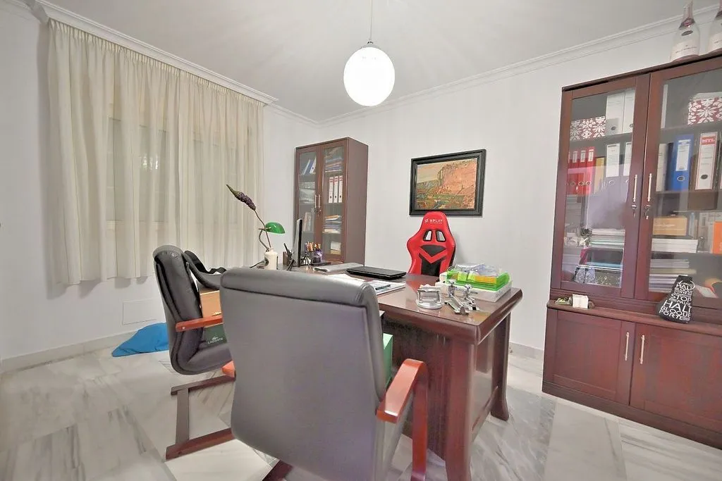 Kabinet - Corner Townhouse with Private Terrace in Fuengirola