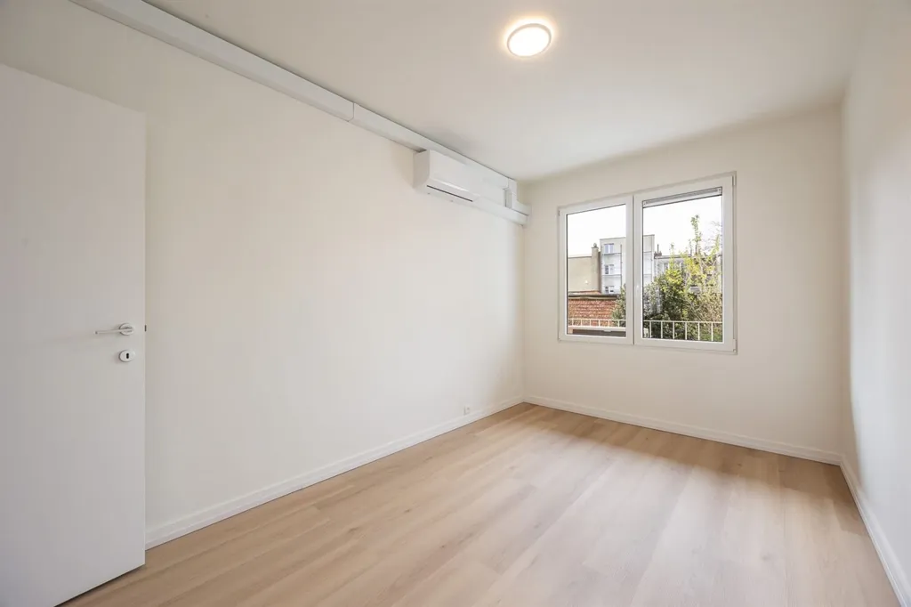 Toad - Renovated Garage with Garden Access in Rivierenhof