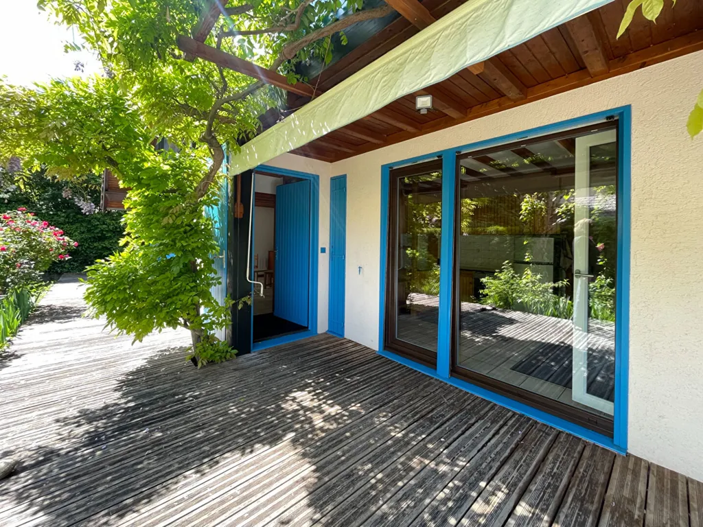 Terrasse - Maison T6 avec Sous-Sol Complet dans le Jardin à Besançon Bregille