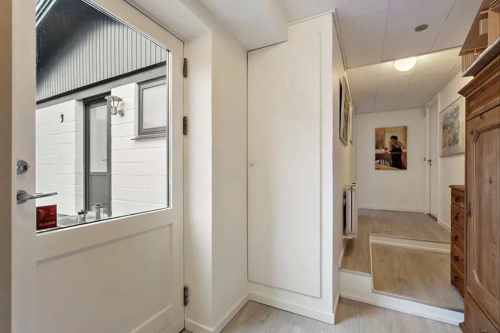 hallway_entrance