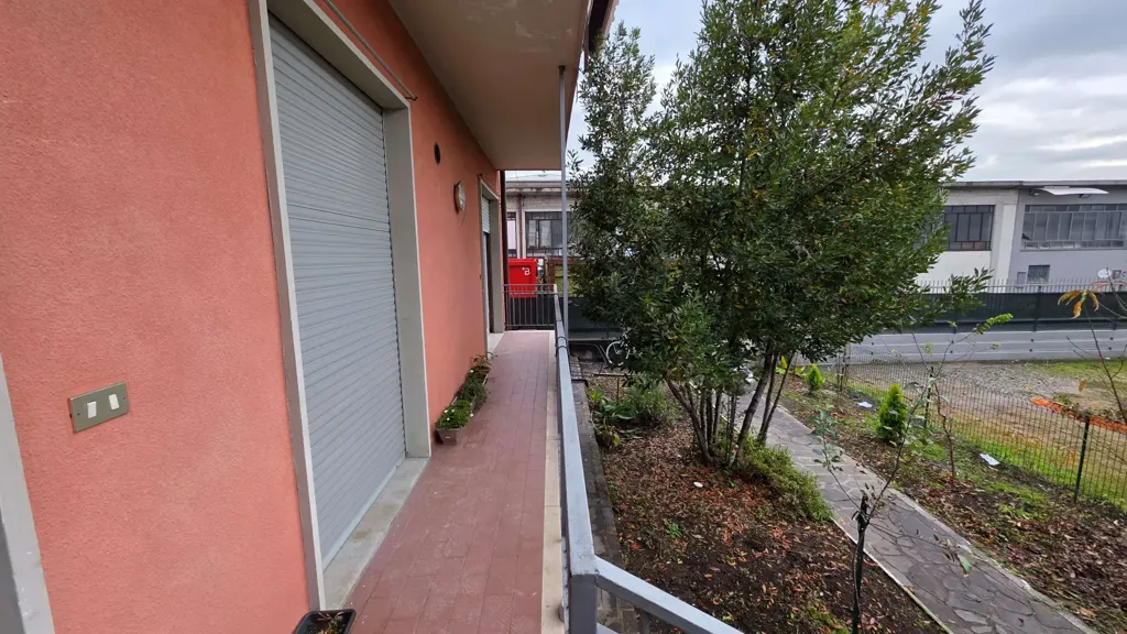Balcon - Quadrilocale with Private Garden in Carugo