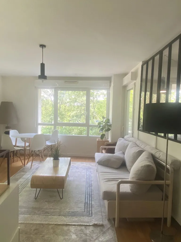 Séjour - Appartement Lumineux avec Terrasse à Courbevoie