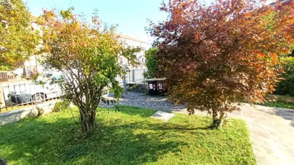 Aed - Terraced Villa with Garden in Adria