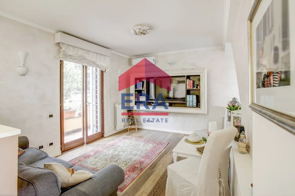 Elutuba - Villa with Garden in Infernetto, Rome