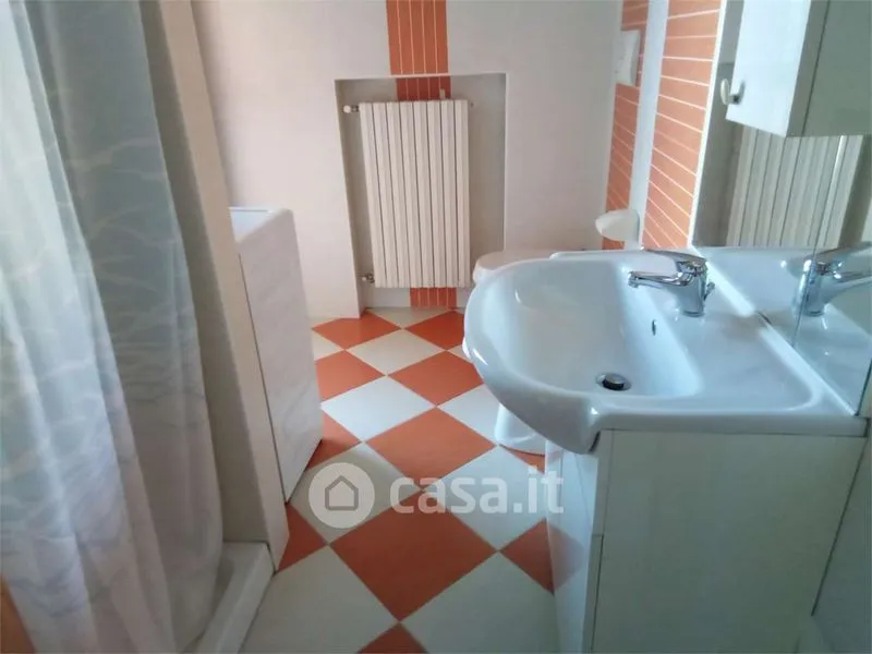Salles de bain - Fully Furnished Flat with Balcony in Cervere