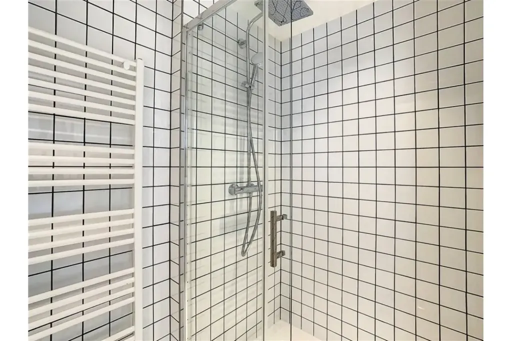 Vannitoad - Duplex Apartment with Mezzanine in Marais, Brussels