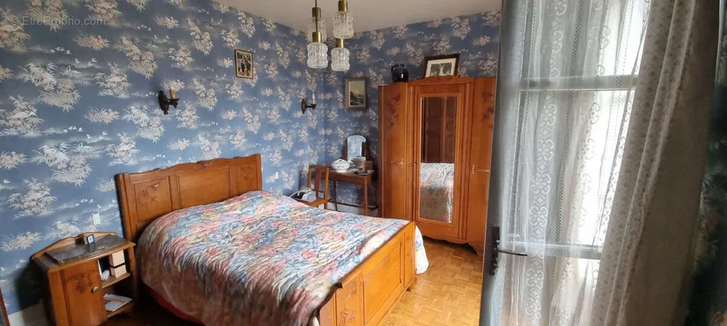 Chambres - Maison avec Terrasse et Garage à Pont-sur-Yonne