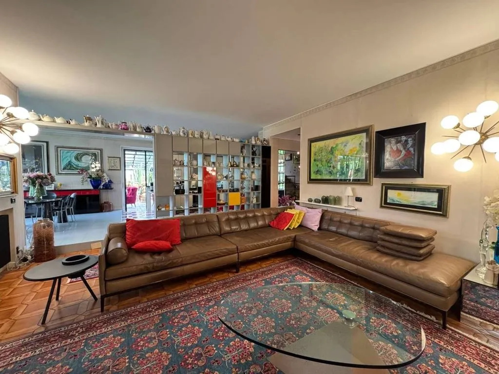 Living Room - Luxury Villa with Indoor Pool in Pantigliate