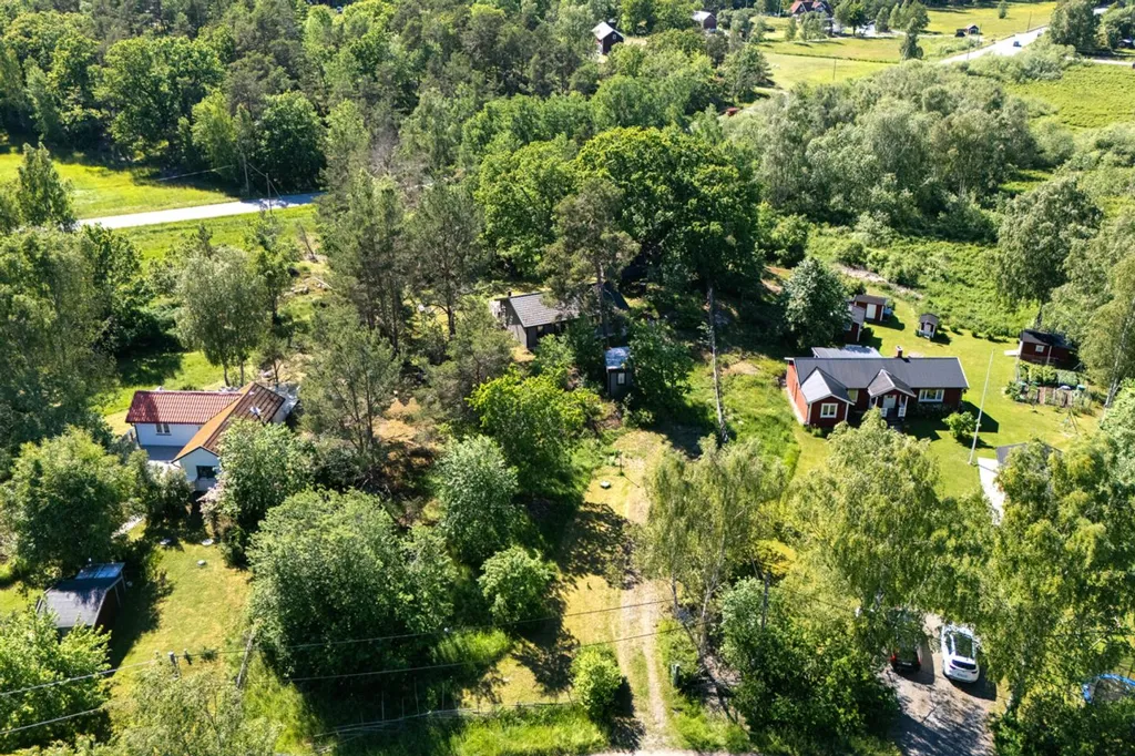 Vue aérienne - Charming Cottage with Garden in Skälsmara