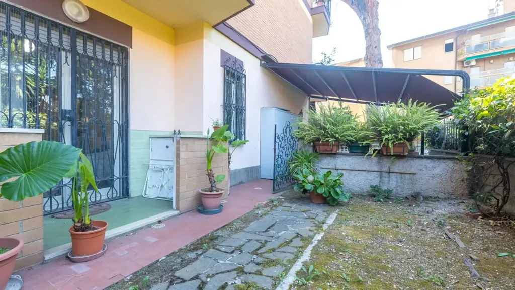 Aed - Three-Bedroom Apartment with Garden in Garbatella, Rome