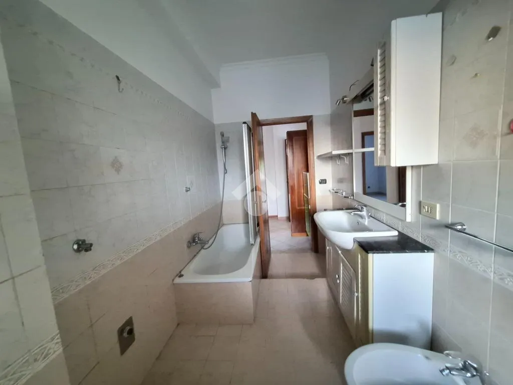 Vannitoad - Spacious Apartment with Balcony in Labico