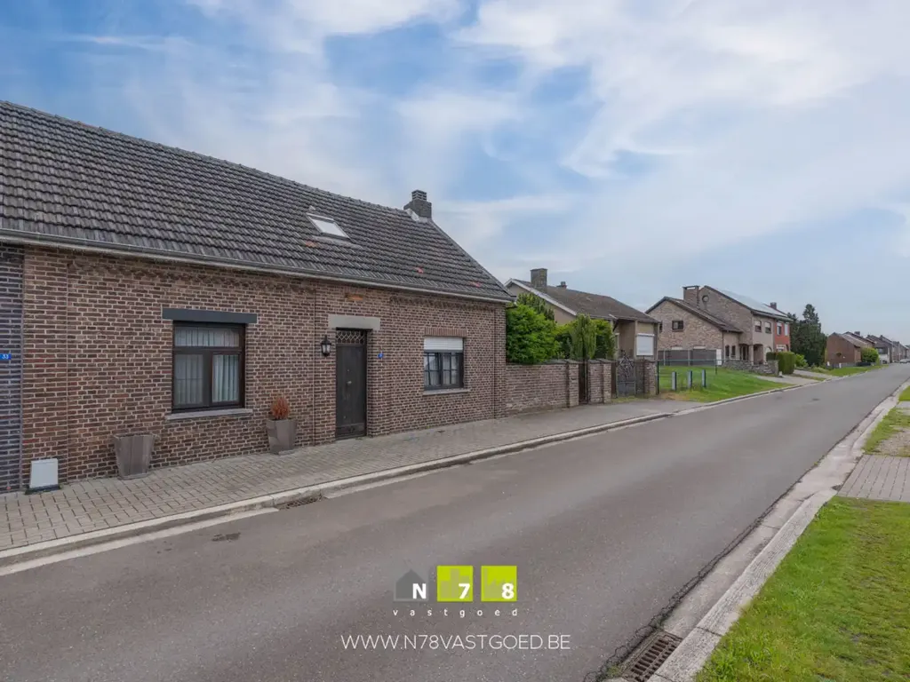 Välivaade - Renovatable Detached House with Garden in Maasmechelen