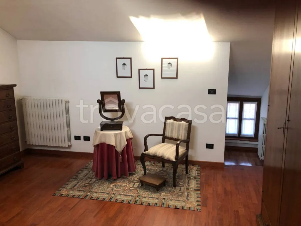 Rooms - Historic Villa with Panoramic View in Costigliole Saluzzo