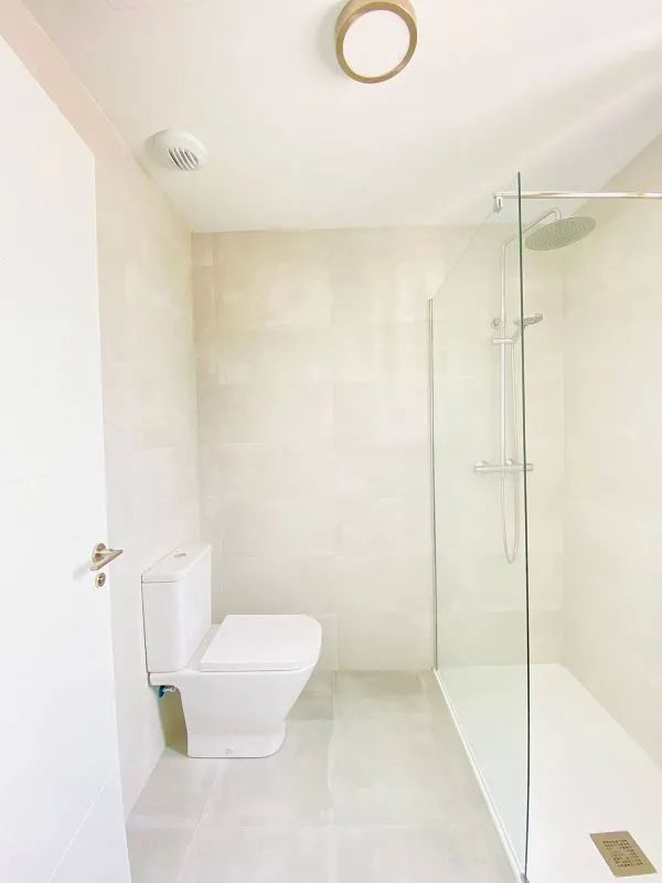 Salles de bain - Studio with Balcony in Zizur Mayor