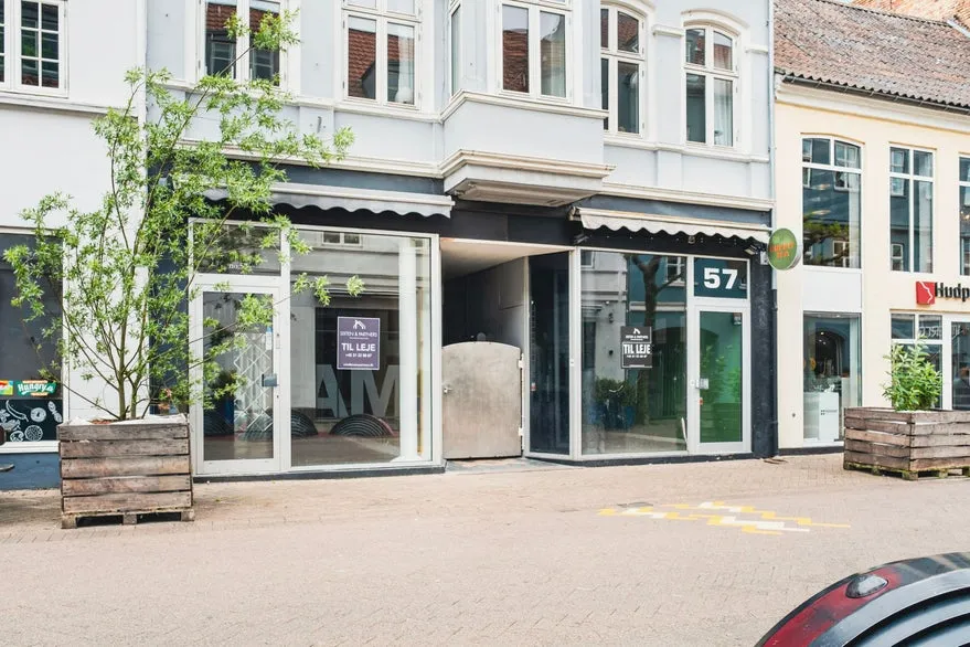 Extérieur - Bright Retail Unit on Kongensgade, Odense