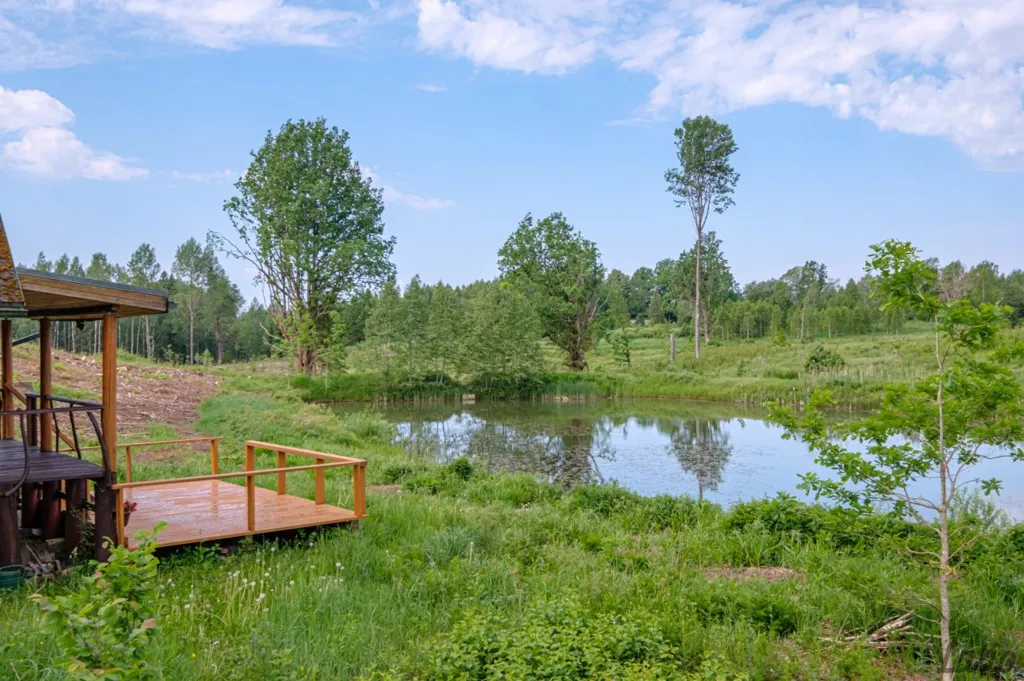 Jardin - Wooden Cottage with Lake View in Cēsis District