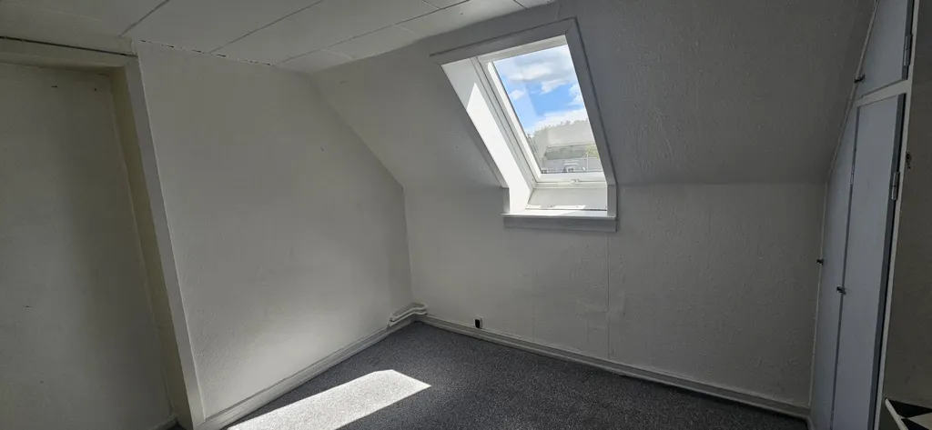 Pièces - Five-Room Flat with Character in Ulstrup