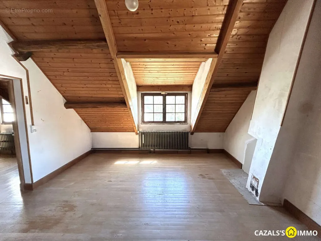 Pièces - Maison de Charme avec Jardin à Cely