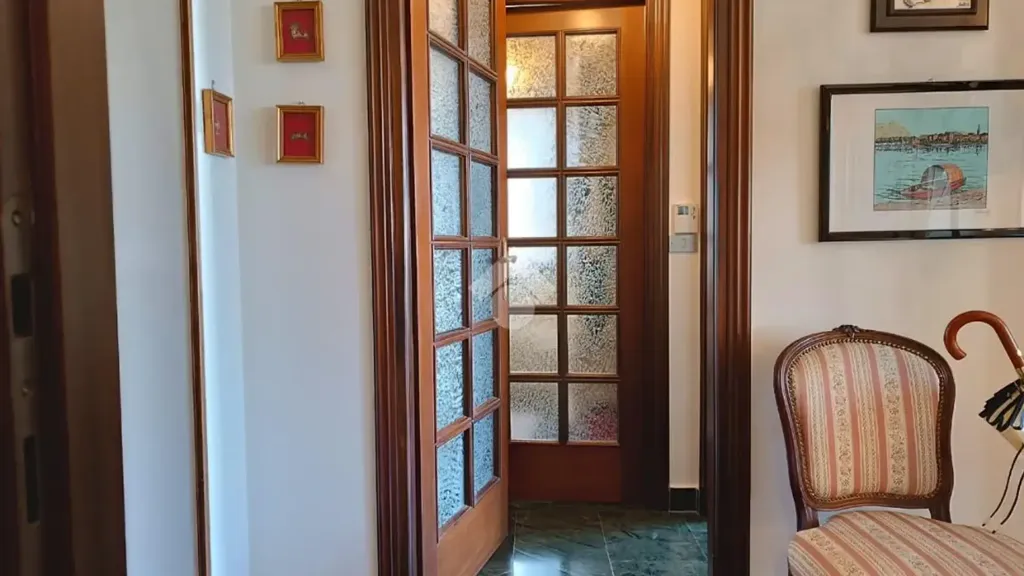 hallway_entrance