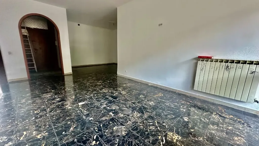 Pièces - Apartment with Private Garden in Carrara