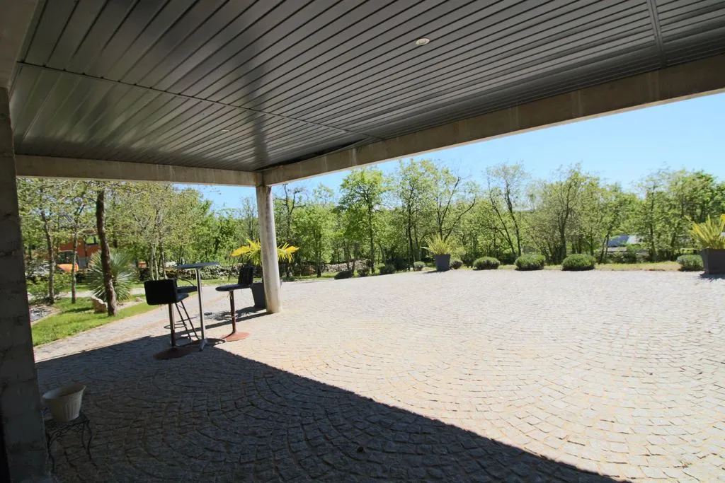 Garage - Maison Contemporaine avec Terrasse à Cahors
