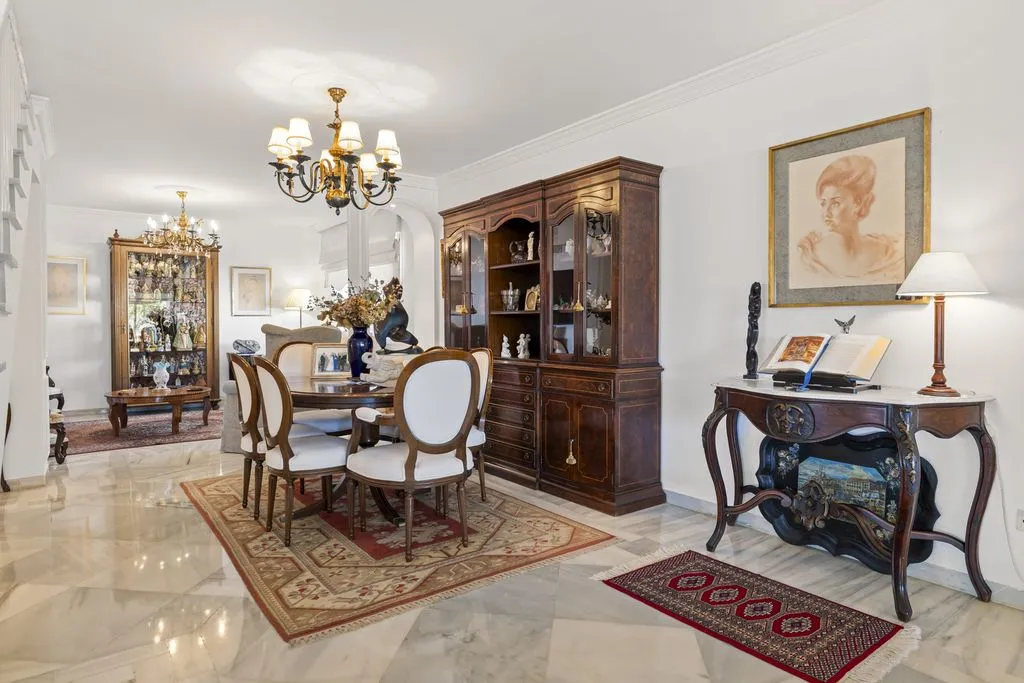 Dining Room - Luxury Townhouse with Pool in Marbella