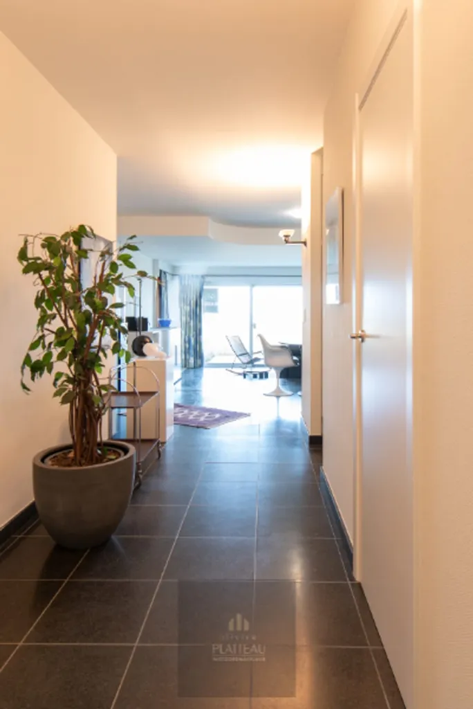 Esik - Walk-Through Flat with Beach View in Oostduinkerke