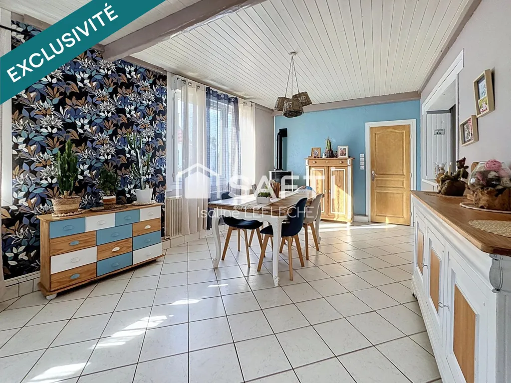 Salle à manger - Maison en Brique avec Garage et Dépendances près de Péronne
