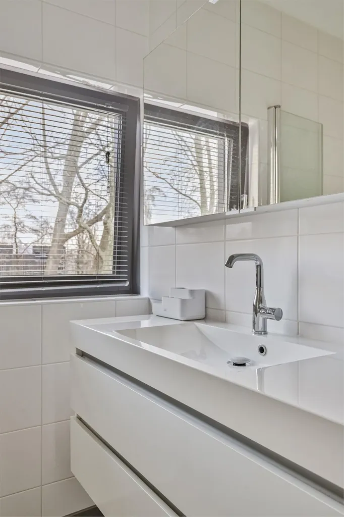 Salles de bain - Modern Corner House with Garden in Zaandam