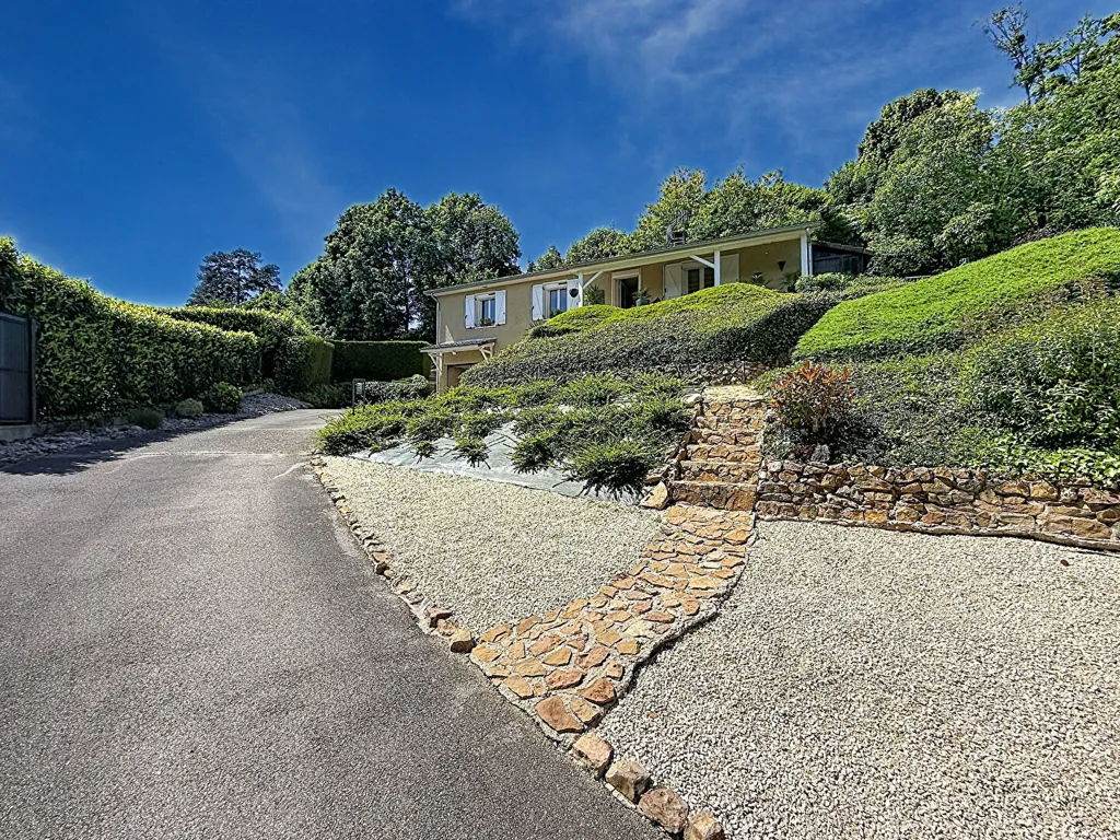 Extérieur - Maison avec Piscine et Terrasses à Meximieux