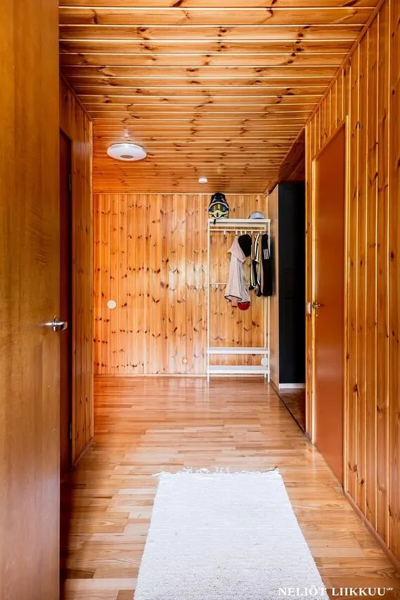 hallway_entrance