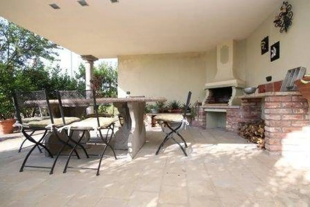 Terrass - Historic Farmhouse with B&B in La Morra