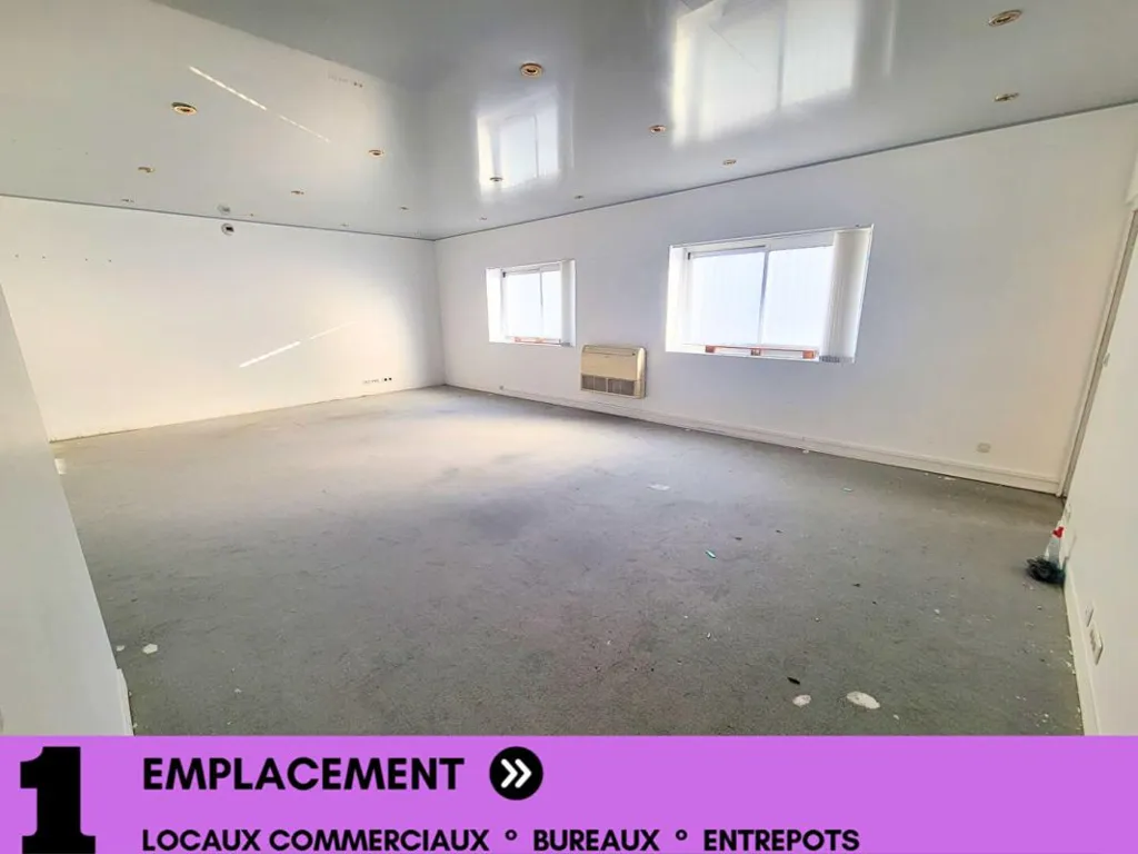 Stanze - Warehouse with Office Space in Saint-Maximin