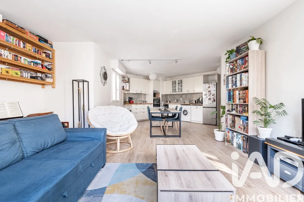 Elutuba - 3-Bedroom Flat with Parking in Central Location