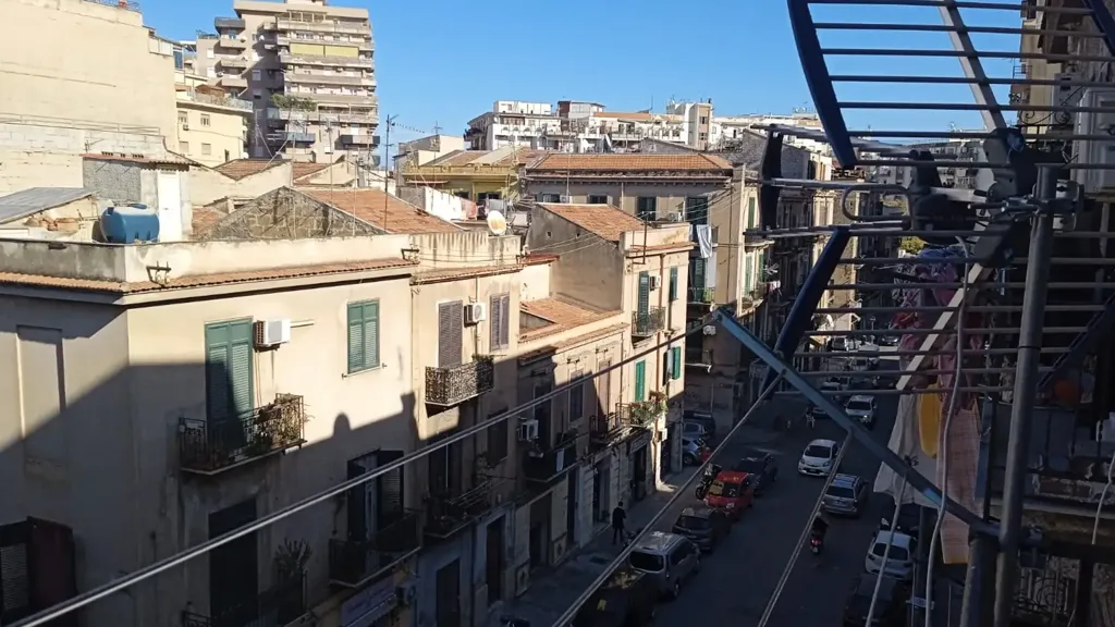 Välivaade - Two-Bedroom Apartment with Balcony in Palermo