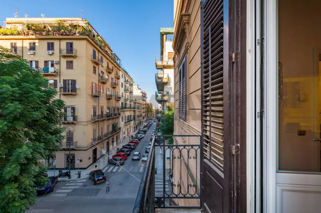 Rõdu - Rustic Apartment with Balconies in Palermo