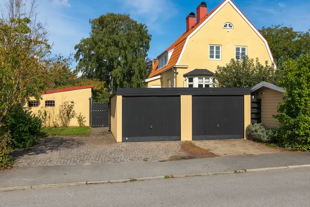 Välivaade - 1920s Villa with Pool in Skåne