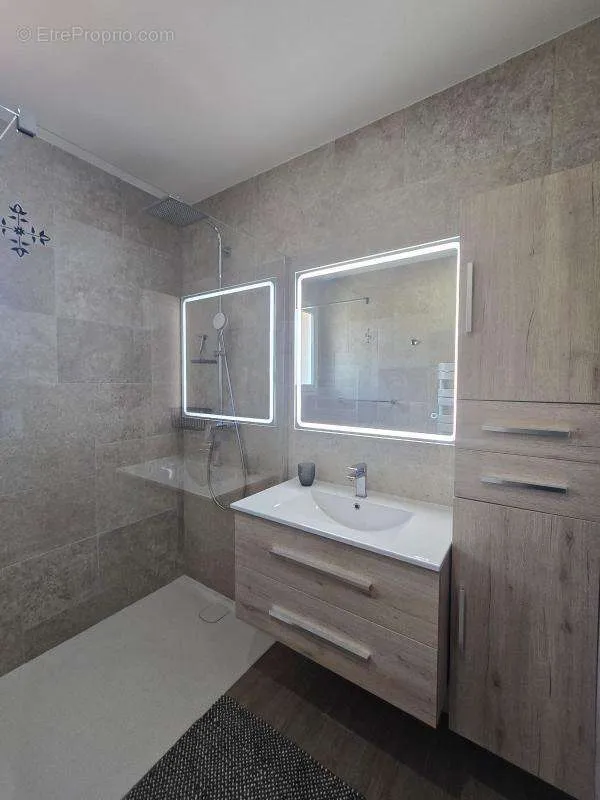 Bagni - Contemporary House with Pool Potential in Saint-Cyprien