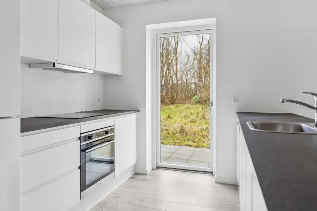Cuisine - Modern House with Balcony in Kolding