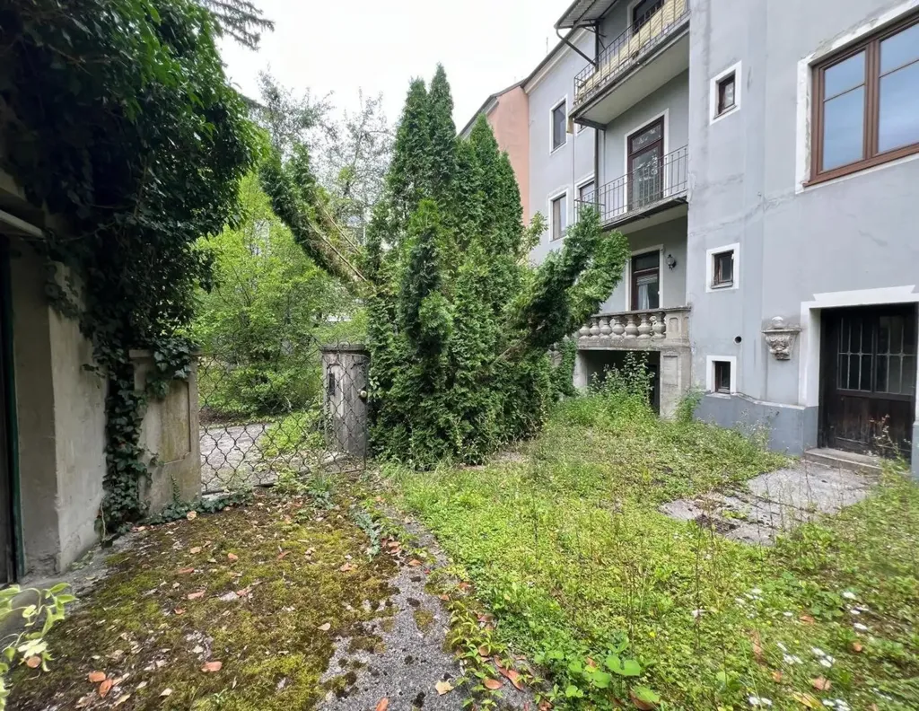 Giardino - Historic Townhouse with 6 Units in Wels Centre