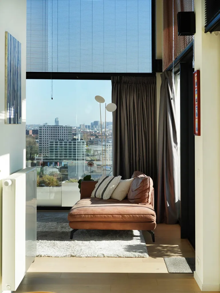 Séjour - Penthouse avec Terrasse Panoramique au Cœur du Canal