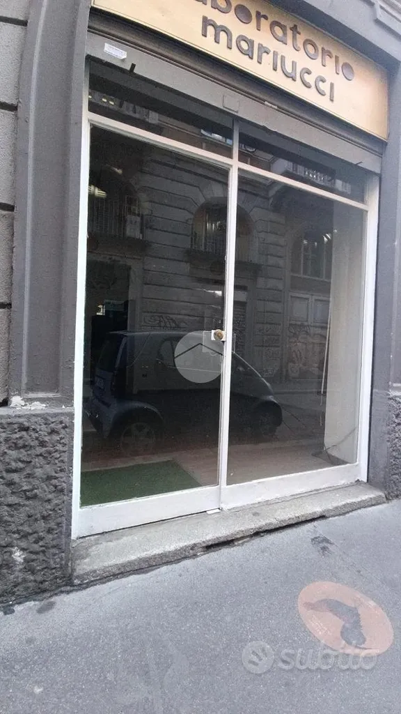 Välivaade - Commercial Space with High Visibility in Milan