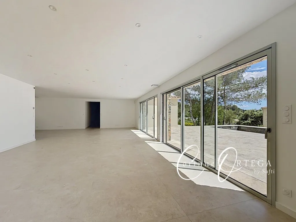 Elutuba - Contemporary Villa with Pool in Lanes Carreau