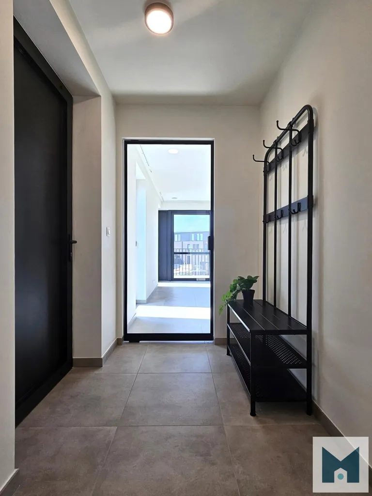 hallway_entrance