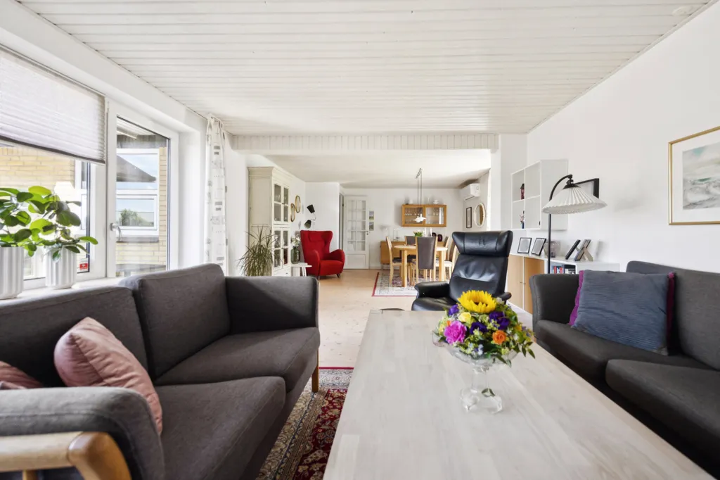 Living Room - Functional Villa with South-West Terrace in Åbyen