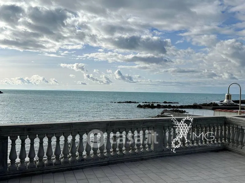 Terrasse - Two-Unit Apartment with Private Garden in Castiglioncello
